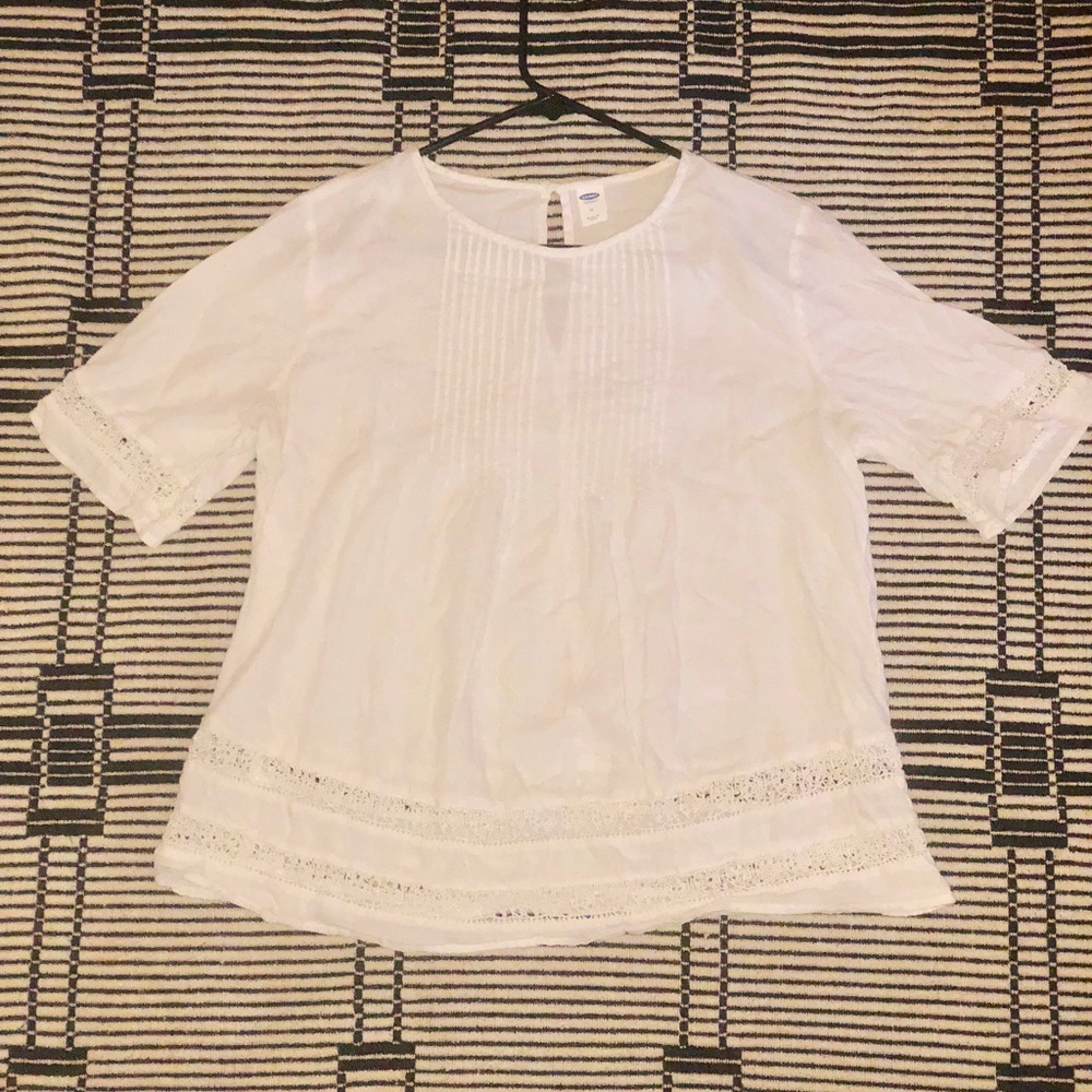 White blouse with lace